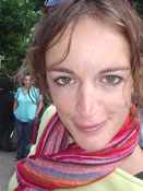 Tante Laura loopt weer eens in beeld